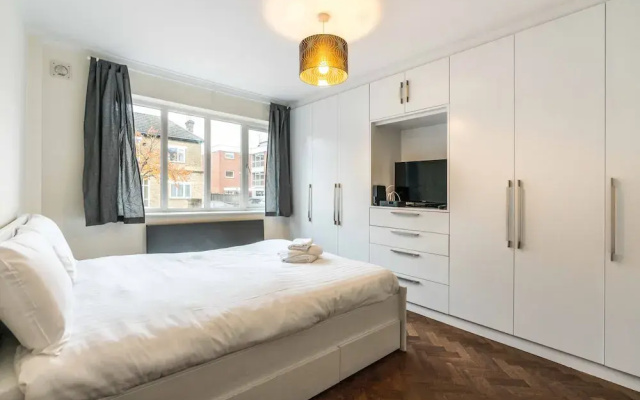NEW 2BD East London Flat With Garden - Woodford