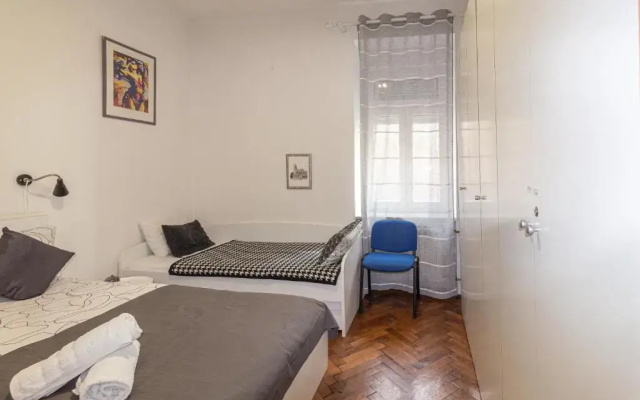 Apartment G37