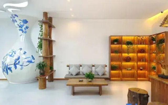 Chengdu Chumu Youyun Hotel
