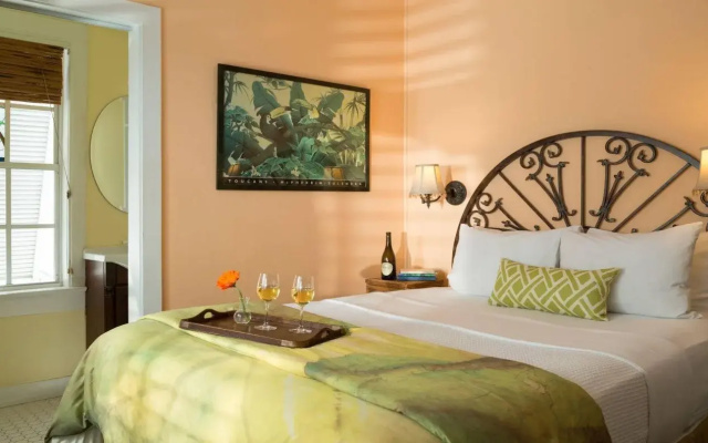 Tropical Inn