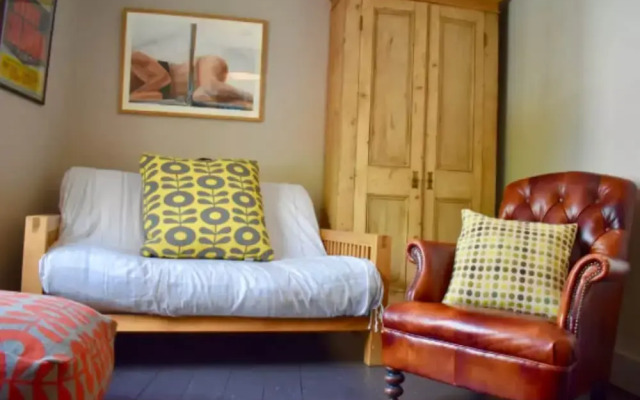 2 Bedroom Central Maisonette Apartment