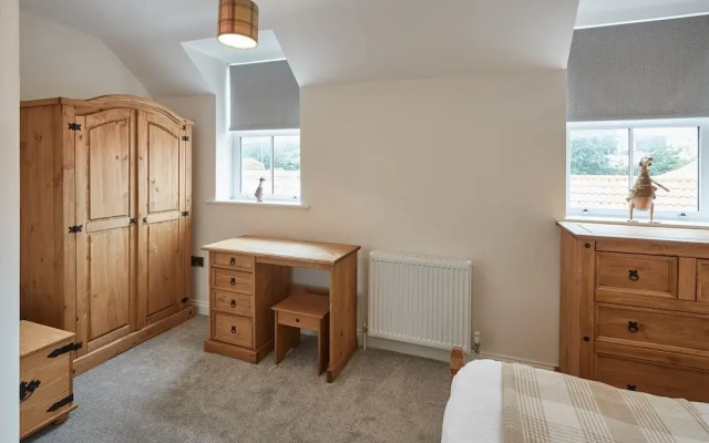 Host & Stay | No 5 Hoggarths Yard