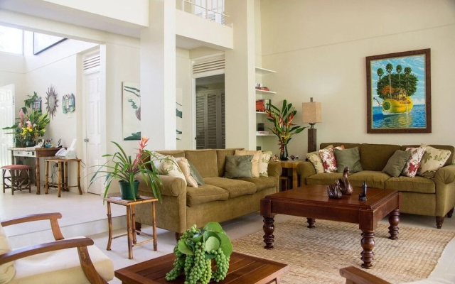 Seagrapes 5br by Jamaican Treasures