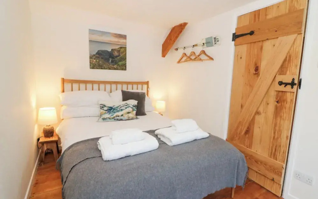 Dyffryn Cottage