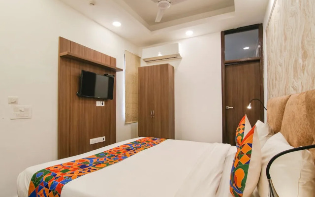 FabHotel Signature Luxe Inn
