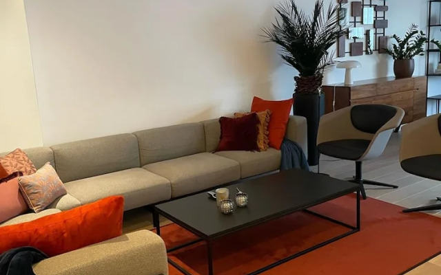 La Petite For t Design Flat in Antwerp City