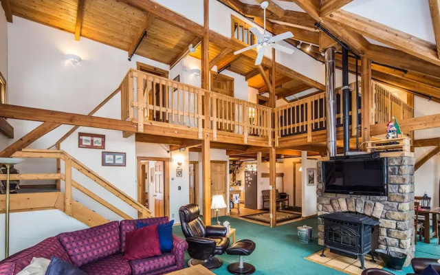 Viewmont Chalet