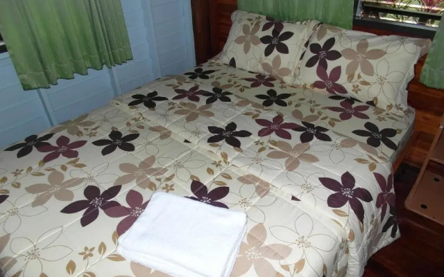 Baan Tai Rom Yen Resort