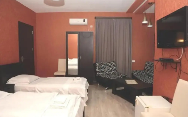 Hotel Center