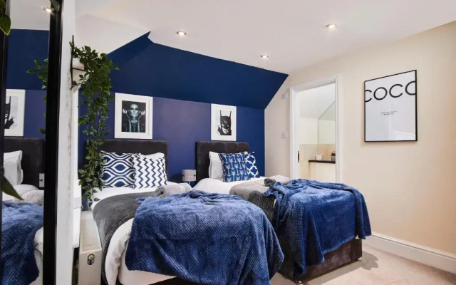 The Stunning Central Jewels Of Bath - Sleeps 24!