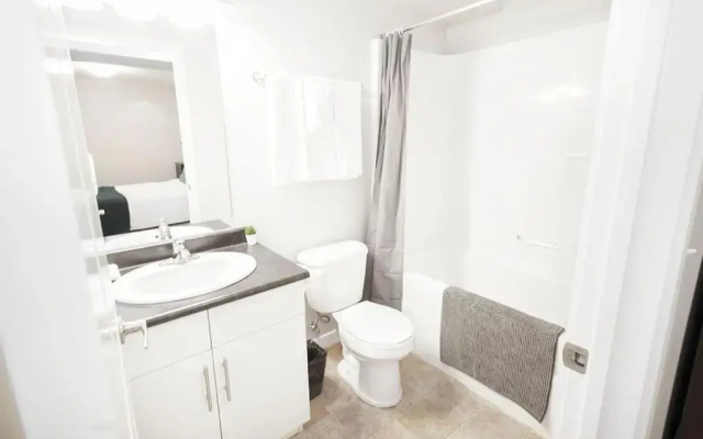 Beautiful South Winnipeg 4 Bdrm 2 Bath Townhouse