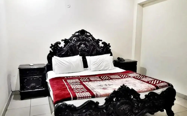 Fortville Hotel