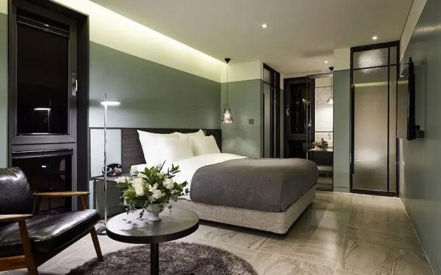 Nine Brick Hotel