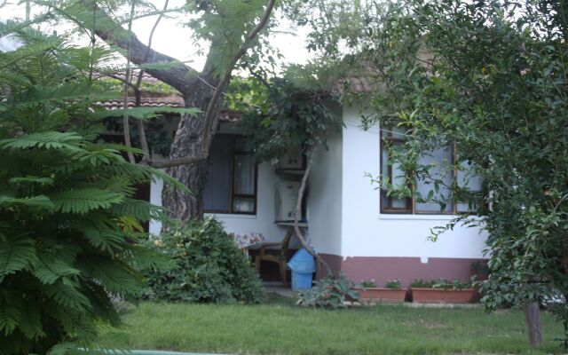 Отель Arya Holiday Houses вид на фасад