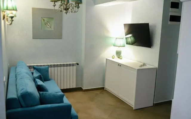 Myosotis Mamaia Studio by the Lake