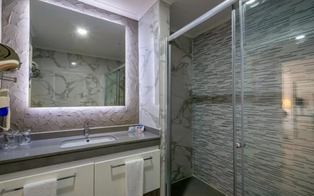İz Flower Side Beach Hotel