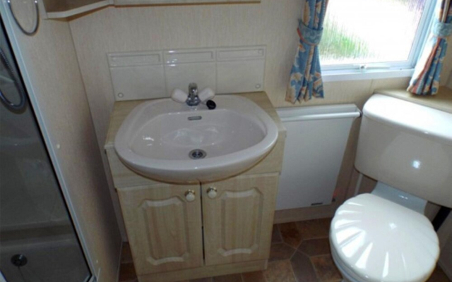 Mobile Home im Ferienpark mit Seezugang