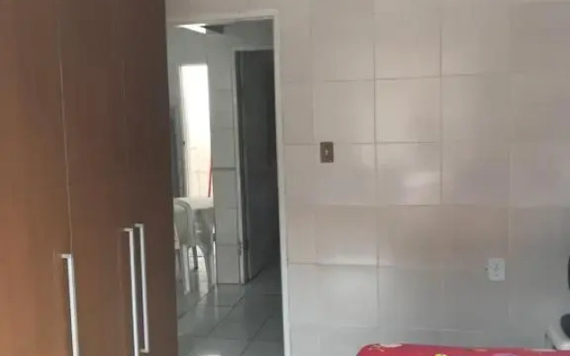 Casa em residencial, mobiliada para temporada.