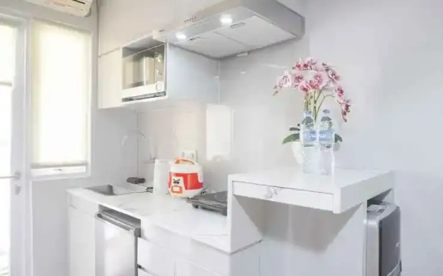 Restful and Modern Studio at Kebagusan City Apartment By Travelio