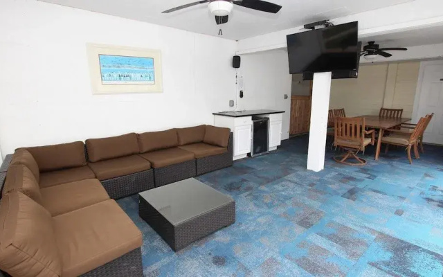 Newmania - 5 Br Home