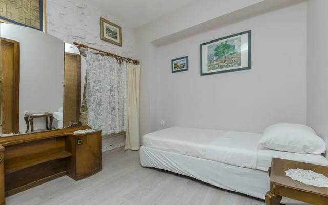 Apartments Lola