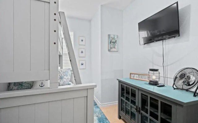 Sandy Pants Beach House by Miss Kitty’s