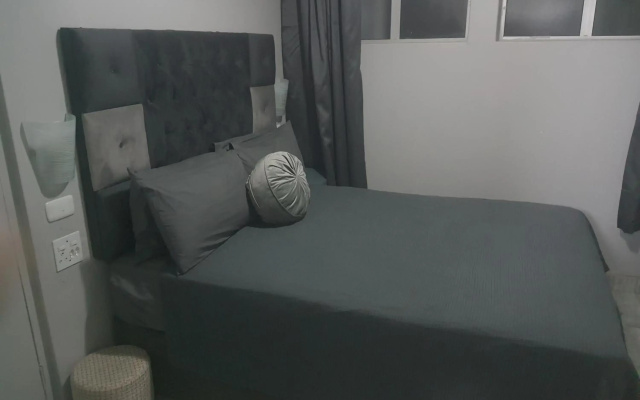 DURBAN BEACHFRONT - Tenbury 903