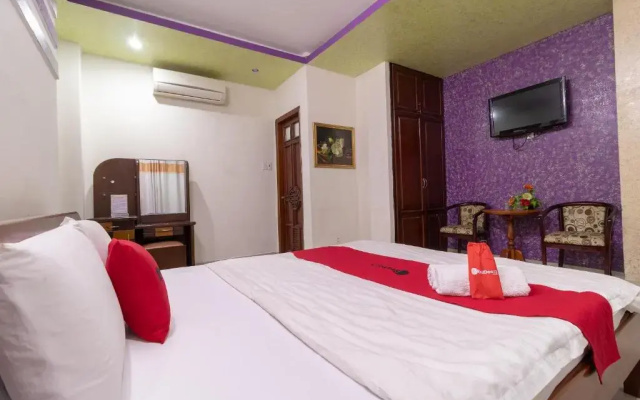 RedDoorz near Tan Huong Market 2