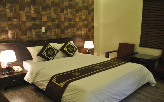 Rose Hotel