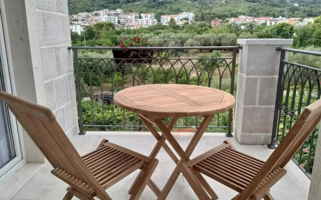 Petivat Gardens