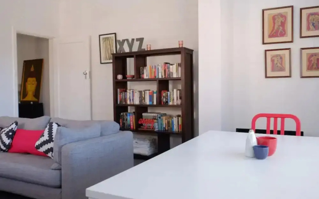 Cosy Home Near Bondi Junction and Beach