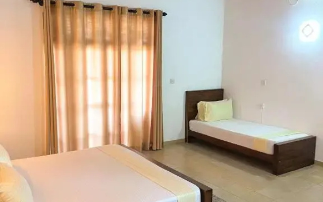 Hummus Hotel Hikkaduwa