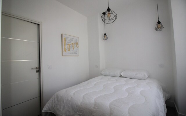 Отель Nice Booking- Pink Massena Zone Pietonne комната для гостей
