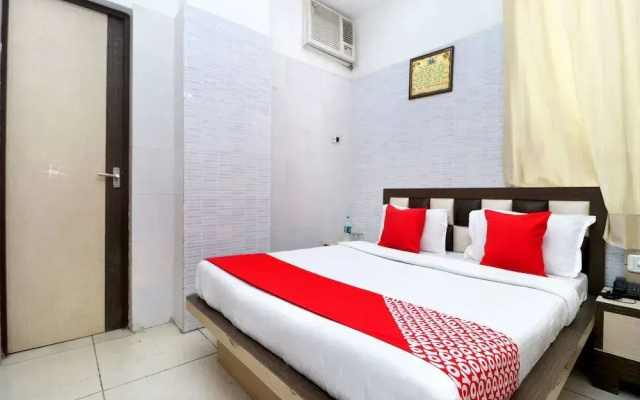 OYO 23357 Raj Tirath Niwas