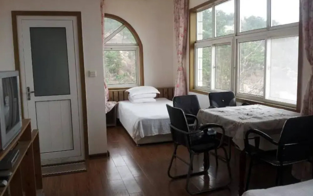 Qingdao Yuanbao Mountain Hotel