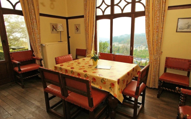 Quaint Holiday Home with Jacuzzi in Bouillon Ardennes
