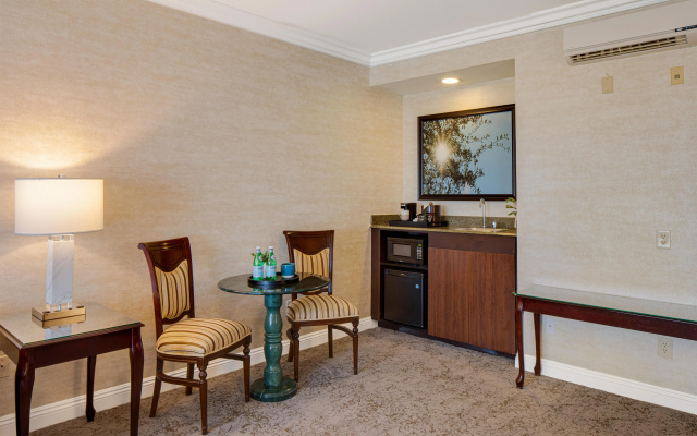 Ayres Suites Diamond Bar