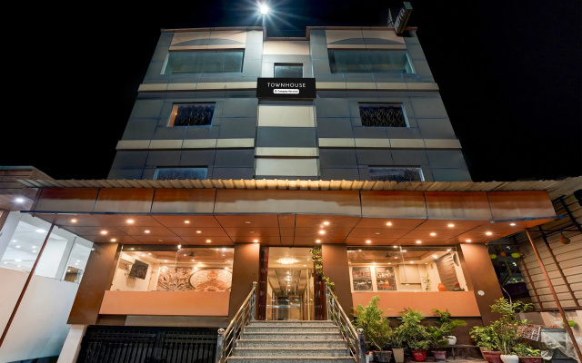 OYO 10592 Hotel Ganga Palace