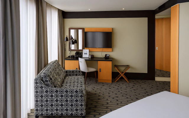 Holiday Inn Salisbury - Stonehenge by IHG