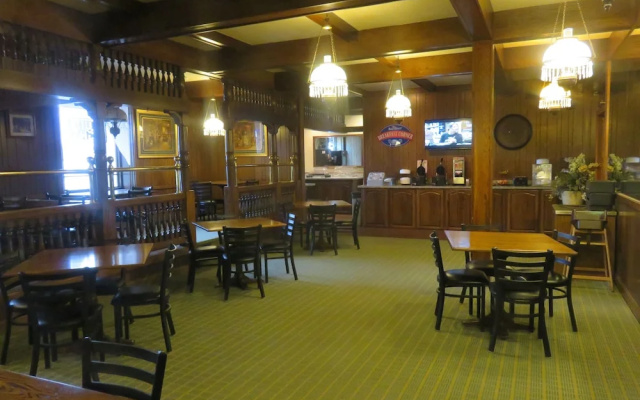 Vista Inn And Suites Fargo