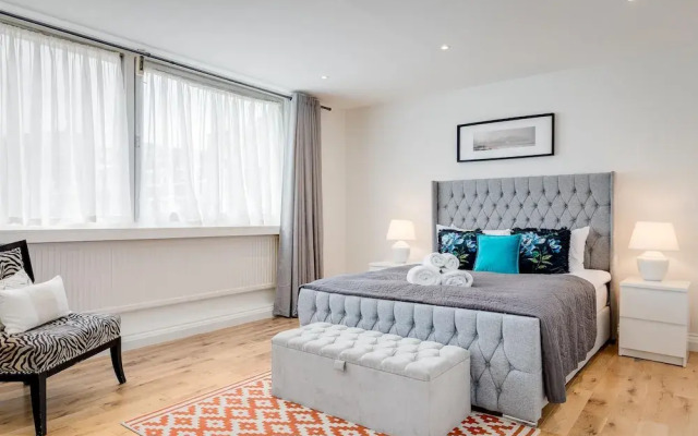 4-bedroom Villa on Marble Arch