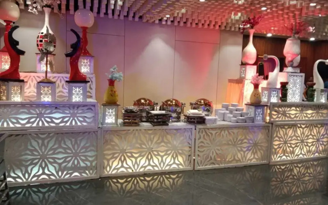 Hotel Crescent Rooms And Banquet