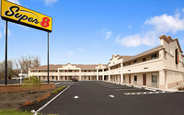 Super 8 by Wyndham Rahway/Newark