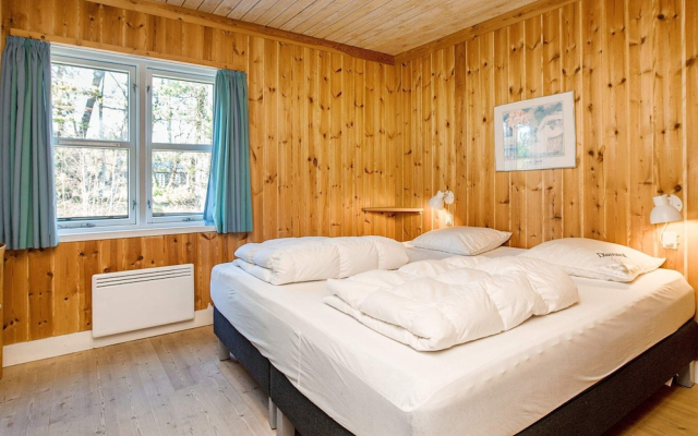 3 Rooms, 1st Row, 2+4 People, 82m2