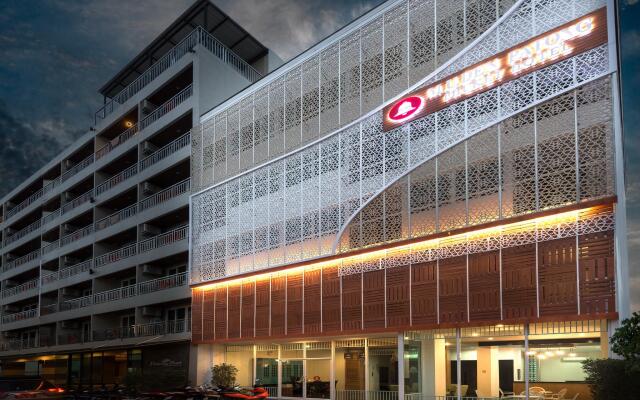 Отель M.U.DEN Patong Phuket Hotel Таиланд, Пхукет - отзывы, цены и фото номеров - забронировать отель M.U.DEN Patong Phuket Hotel онлайн вид на фасад