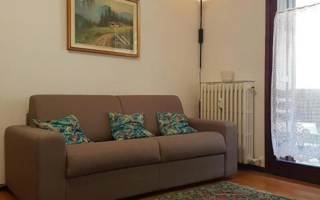026 Bilocale con Caminetto Giustino