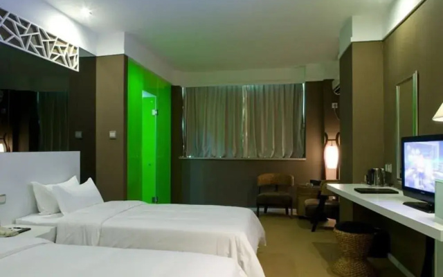 Circle Art Hotel
