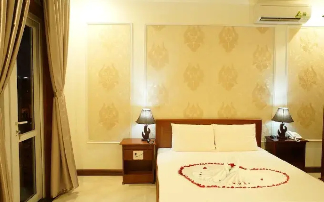 L Na Villa Hotel