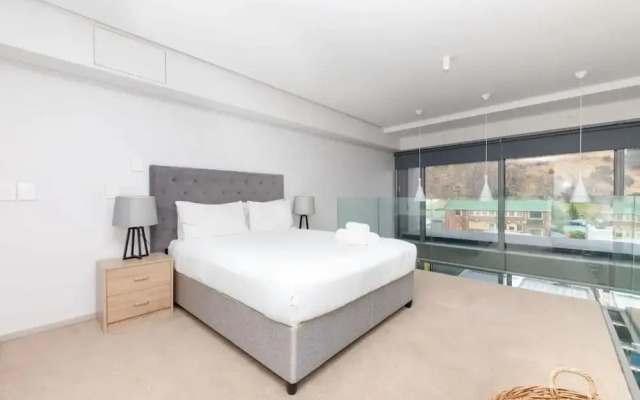 Plush Loft Apartment With Signal Hill View