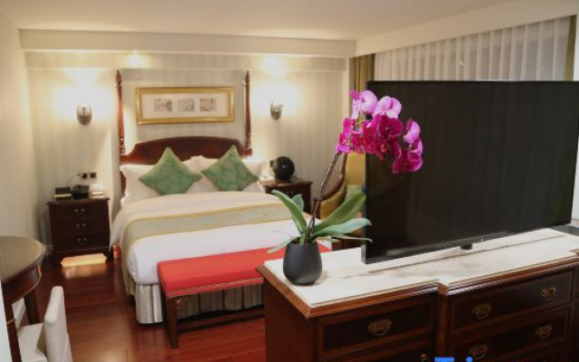 Hawaii Hot Spring Hotel